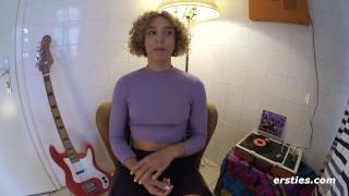 Ersties – Kuuma Lesbo Nelikko Saa Heidät Suihkuttamaan